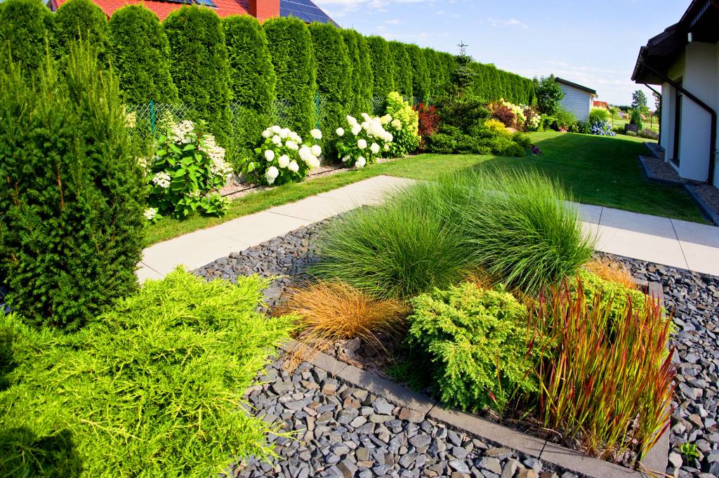 How Hardscape and Planting Work Together, Not Separately