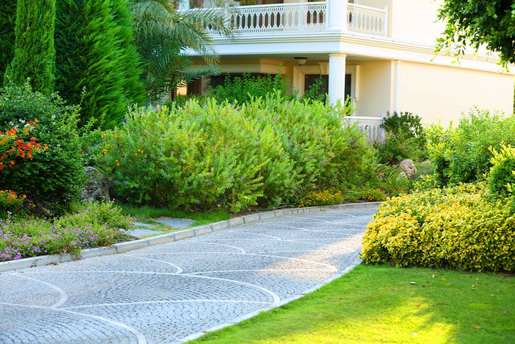 What Makes Some Pavers Last Decades While Others Crack